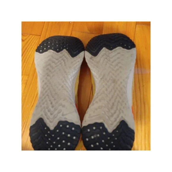 Size 7 - Nike Epic React White - Picture 3 of 5